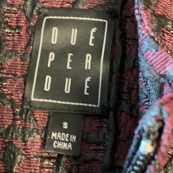 Black and Red Blazer with Tailored Silhouette and Stand-Up Collar - Picture 6 of 9